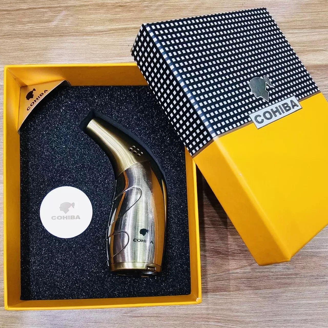 BẬT LỬA KHÒ CIGAR COHIBA